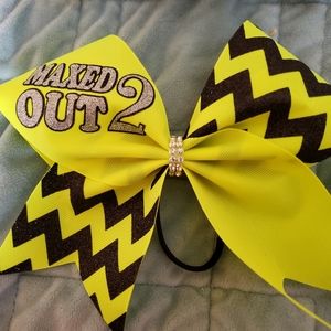 Cheerleading bow